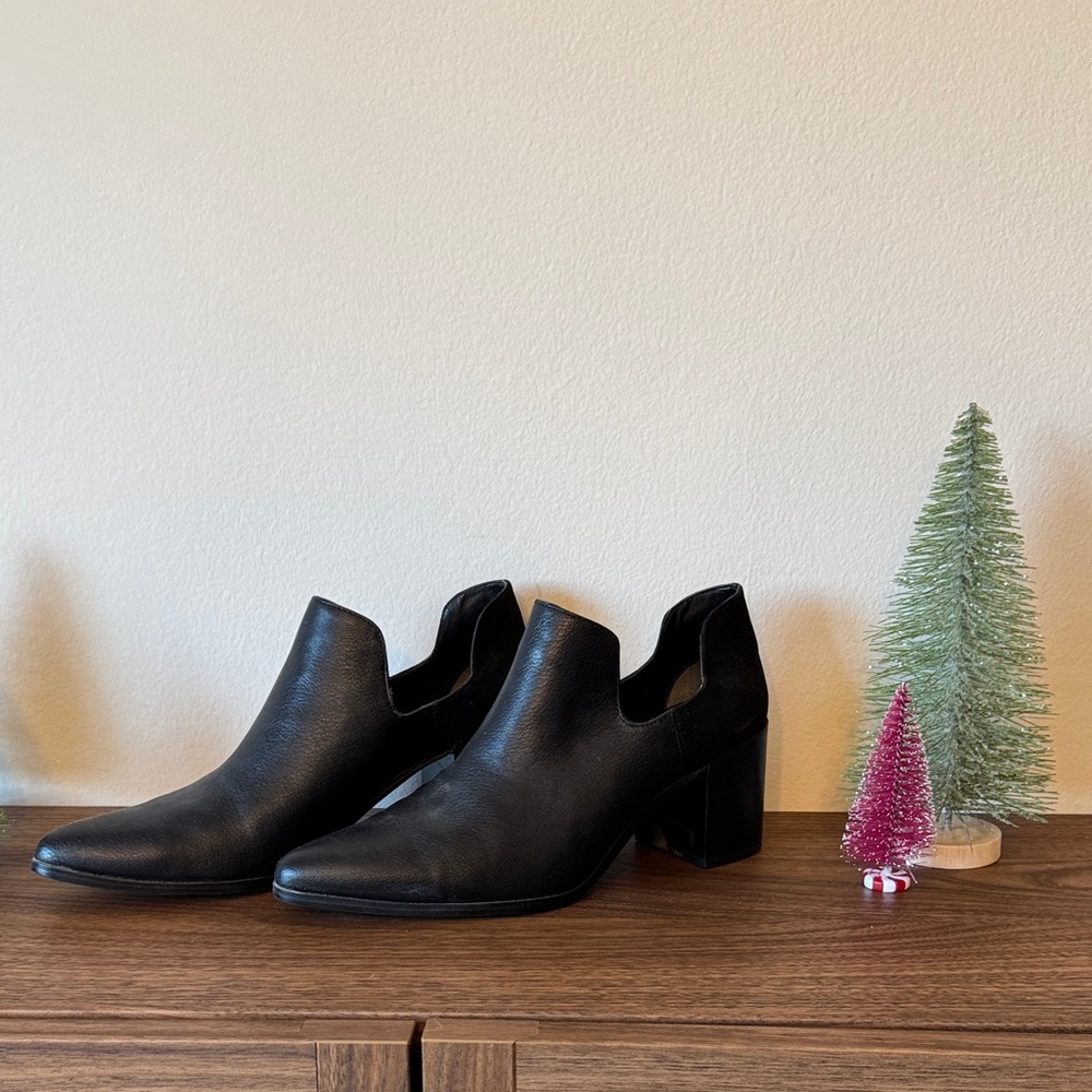 Charles By Charles David Black Ankle Booties
